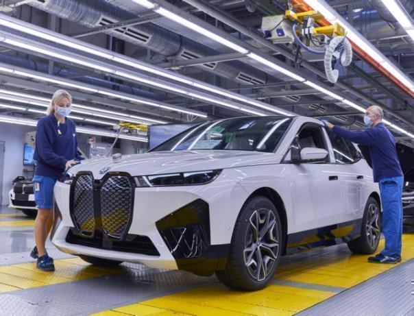 BMW iX: Produktion im Werk Dingolfing